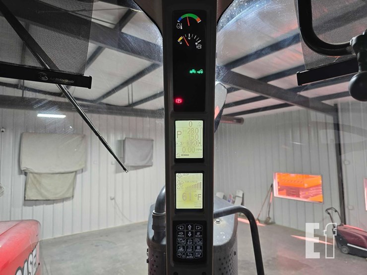 2016-case-ih-magnum-310-cvt-image-17