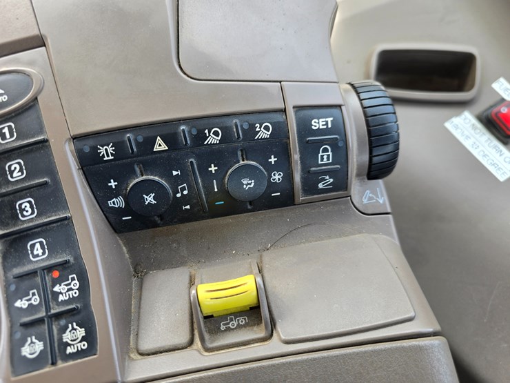 john-deere-6125r-image-58