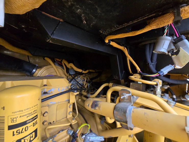 2001-caterpillar-963c-image-31