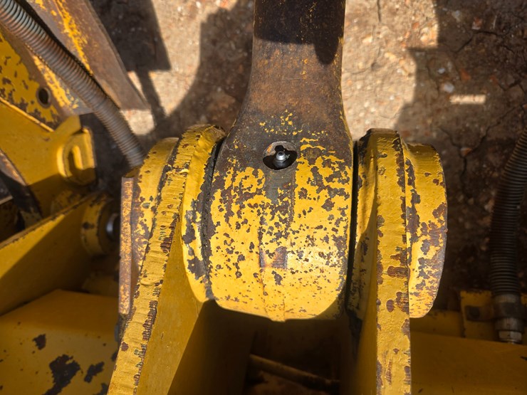 2001-caterpillar-953c-image-94