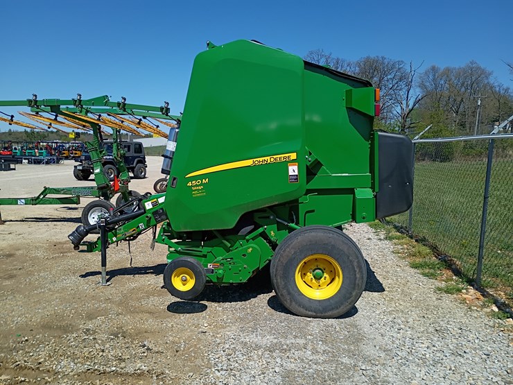 2023-john-deere-450m-image-2
