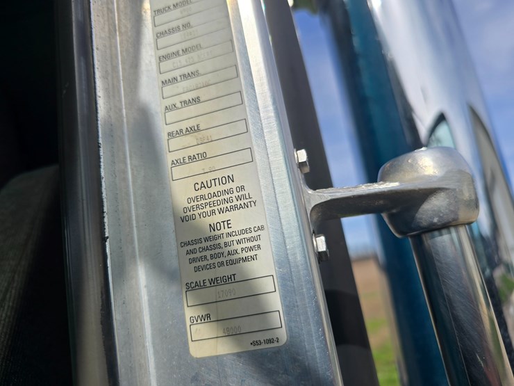 2007-kenworth-w900-image-51