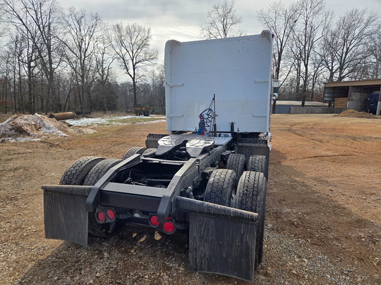 2014-peterbilt-389-image-18