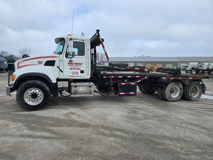 #22589-•-2006-mack-cv713-granite-roll-off-garbage-truck-image-5