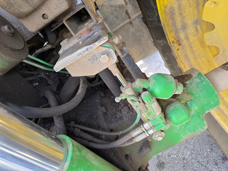 john-deere-6125r-image-40