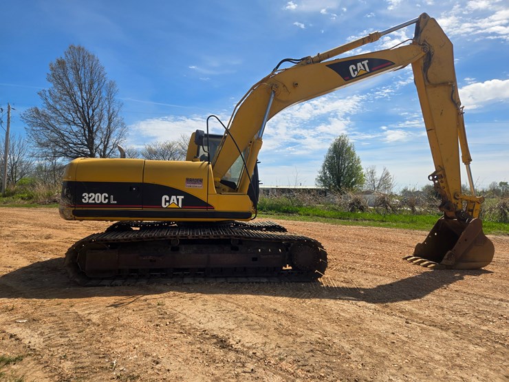 2003-caterpillar-320c-image-24