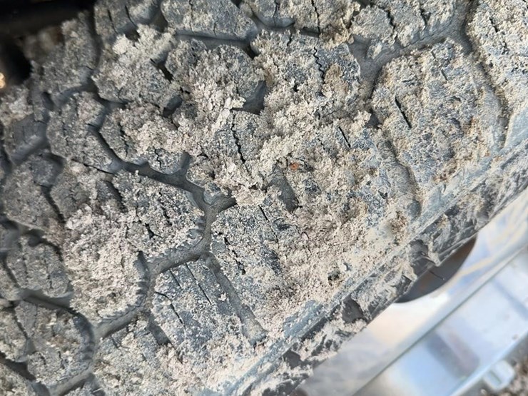 2021-ford-f350-xl-image-15