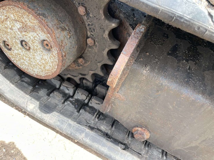 2011-bobcat-e35-image-22