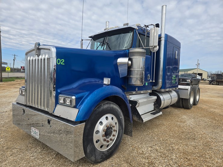1999-kenworth-w900-image-2