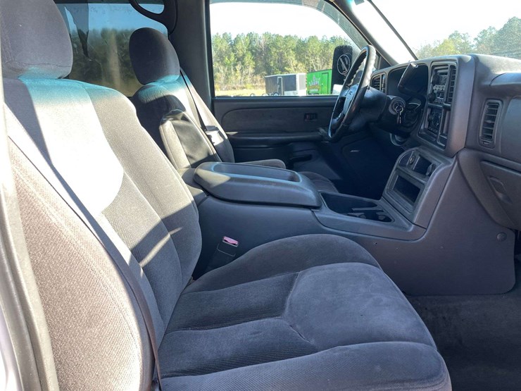 2003-gmc-sierra-2500-image-17