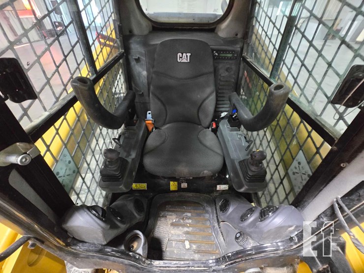 2023-caterpillar-259d3-image-14