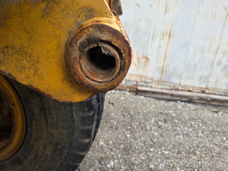 2006-deere-1812c-image-27