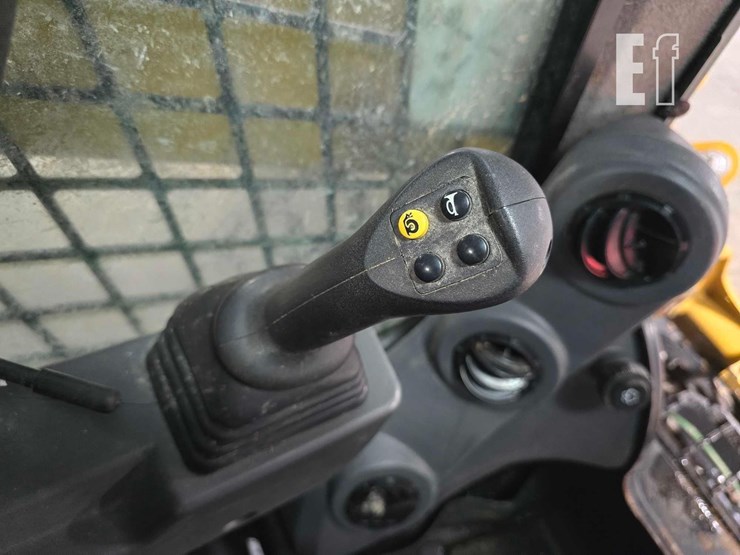 caterpillar-262d3-image-16