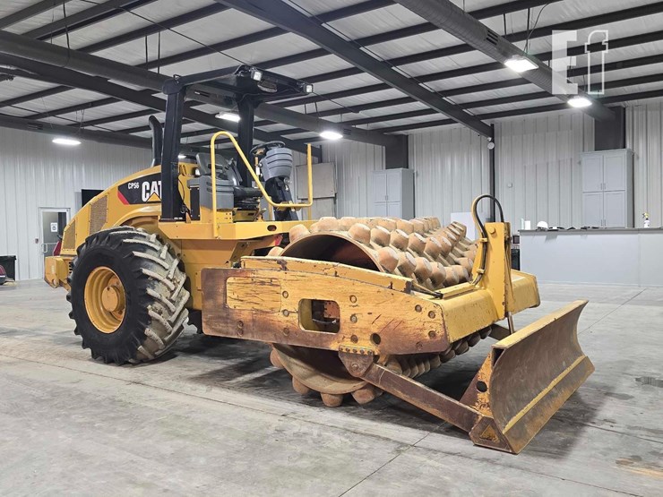 2012-caterpillar-cp56-image-2