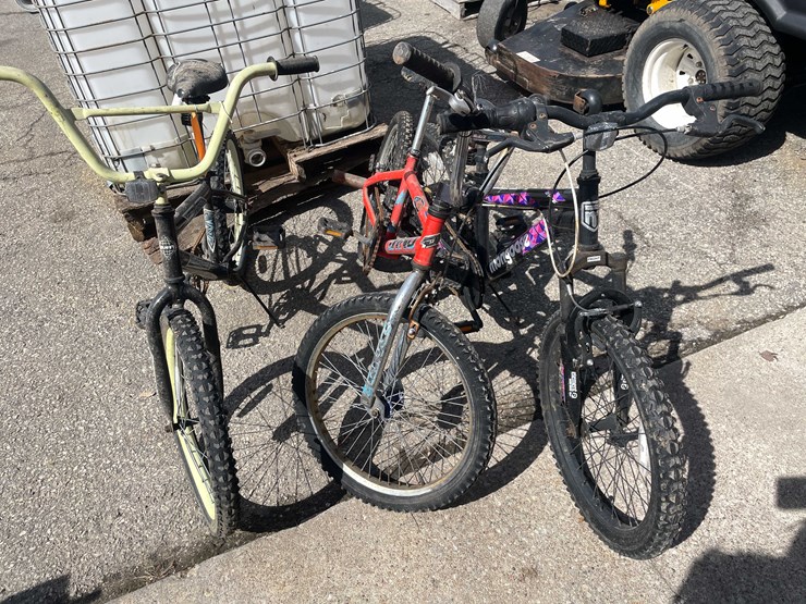 #7076-•-(3)-kid-bikes-(o3)-image-1