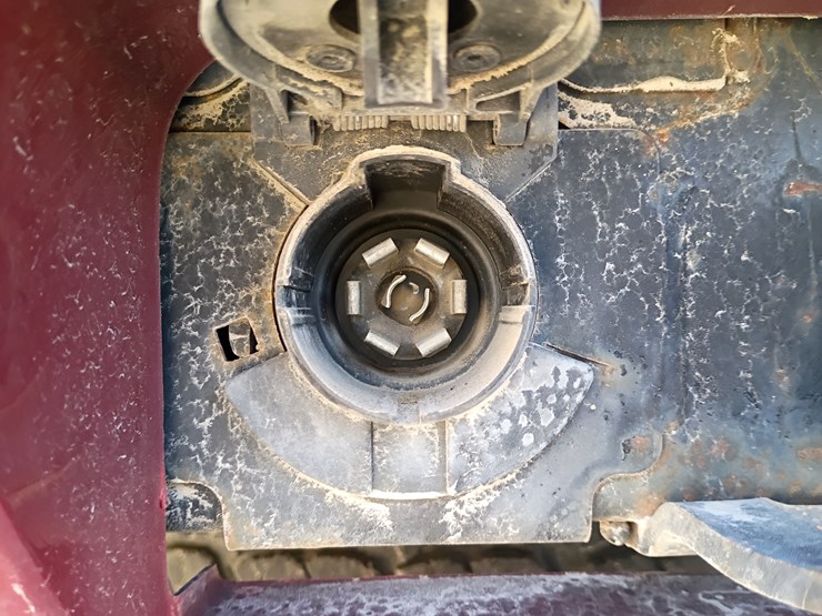 2010-chevrolet-tahoe-image-70