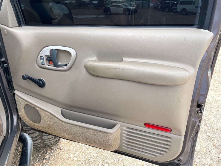 1997-chevrolet-tahoe-image-17