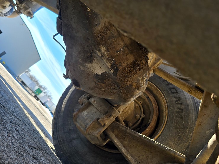 2001-mack-rd688s-image-88