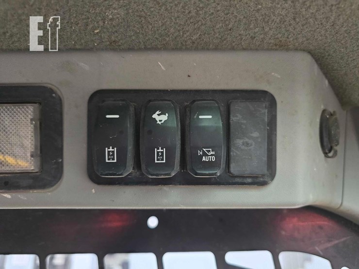 caterpillar-262d3-image-18