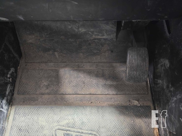 2021-jcb-3ts-8t-image-14