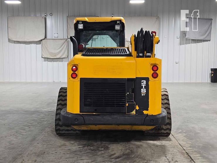 2021-jcb-3ts-8t-image-8