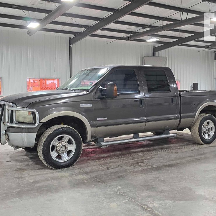 2005 FORD F250 LARIAT