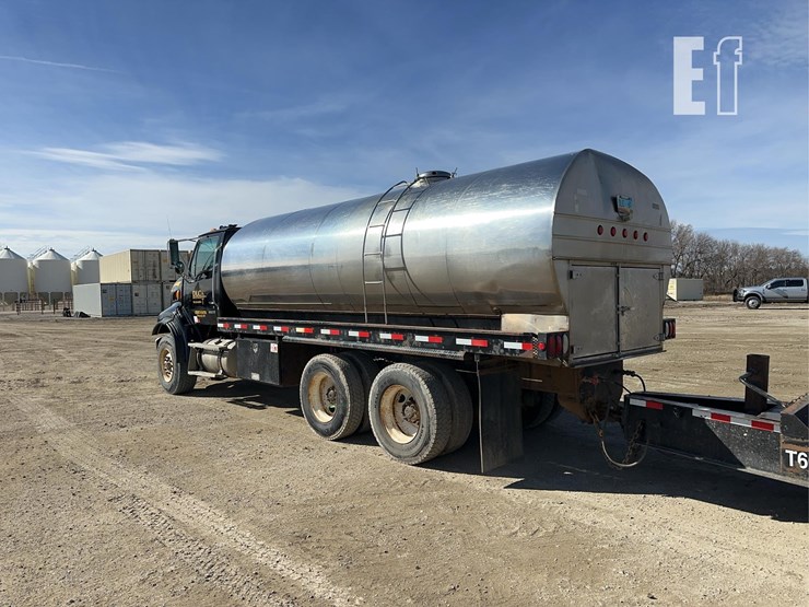 2005-sterling-lt9500-image-3