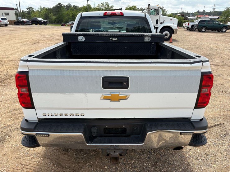 2019-chevrolet-2500-image-6