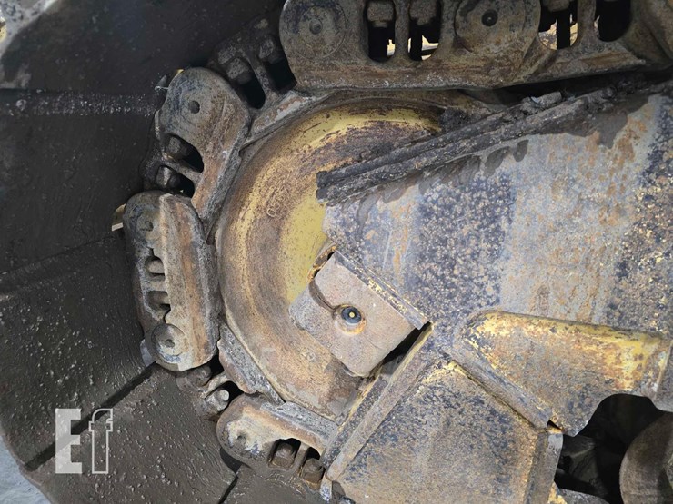 2011-caterpillar-d6t-xw-image-25