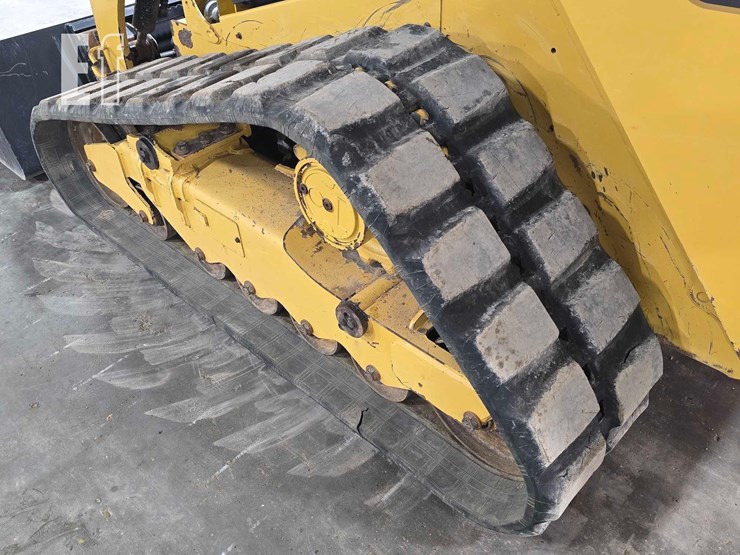 2022-caterpillar-289d3-image-31