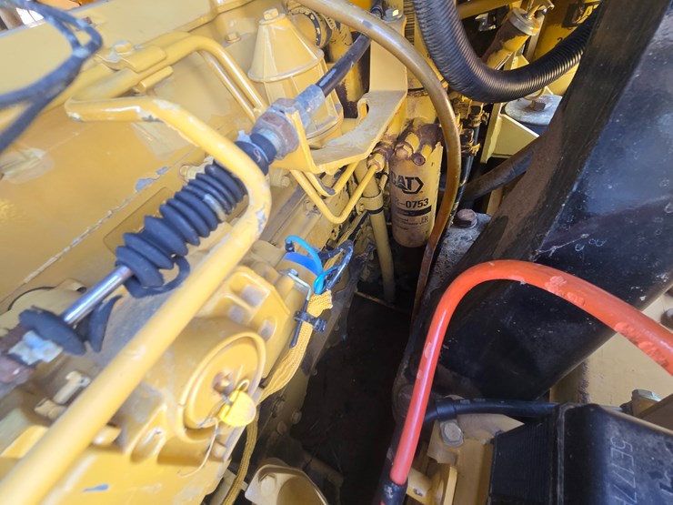 2001-caterpillar-953c-image-47