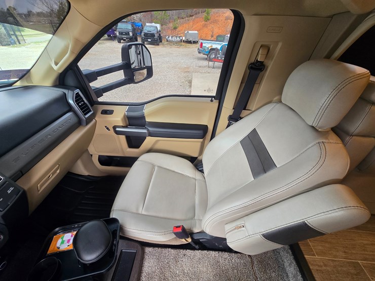 2020-ford-f550-image-75