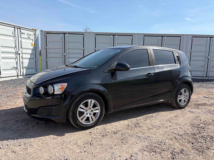 2015-chevy-sonic-lt-image-1