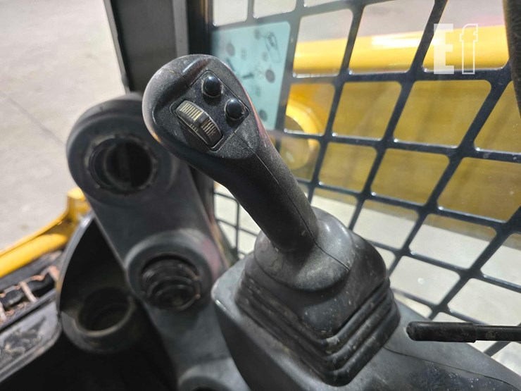 2023-caterpillar-259d3-image-15