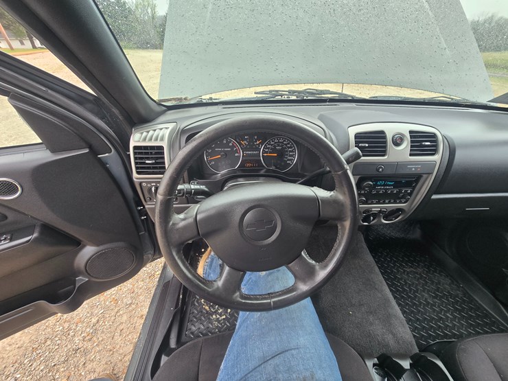 2011-chevrolet-colorado-image-38