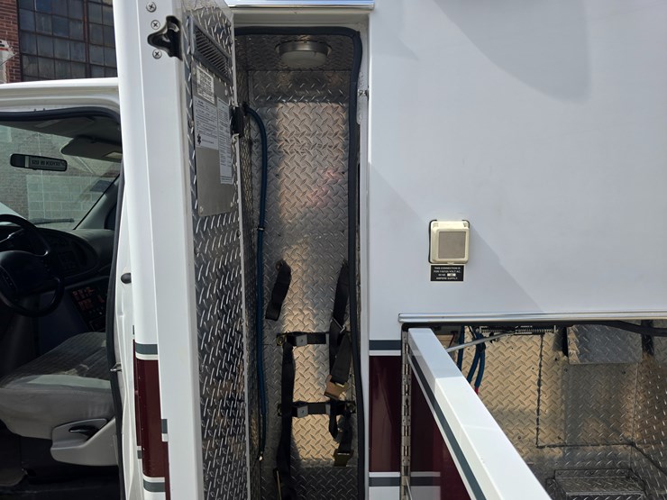 2000-ford-2000-image-40