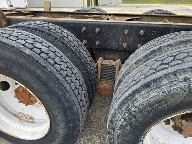 2003-mack-rd688s-image-55