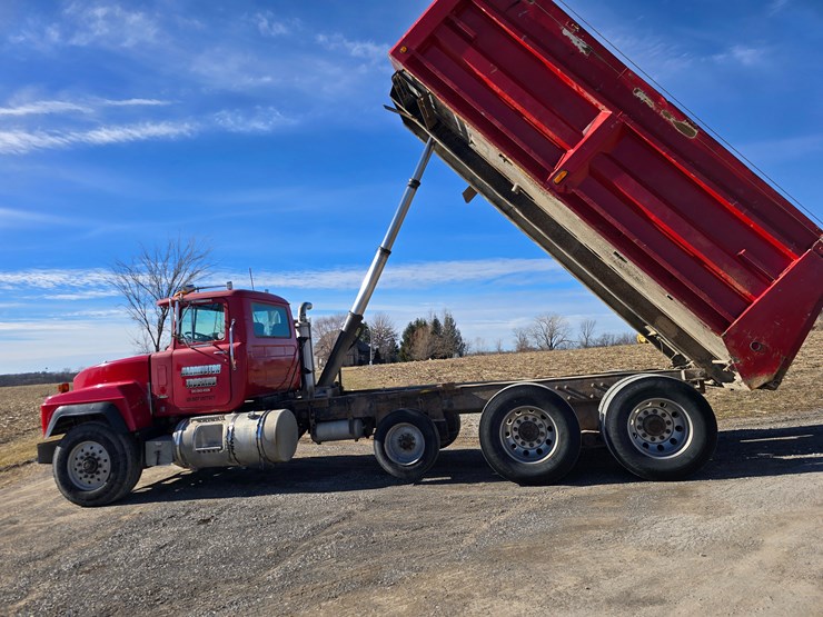 1998-mack-rd688s-image-40