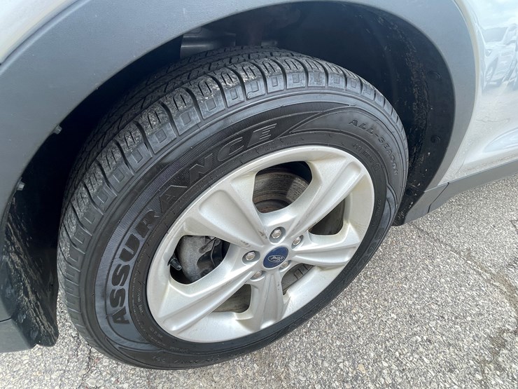 2015-ford-escape-image-10