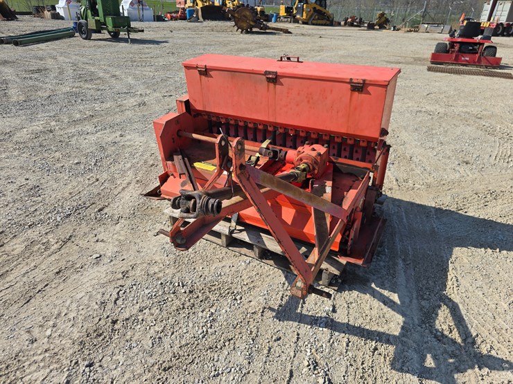 #22635-•-jacobsen-5602-pto-overseeder-/-aerator-image-2