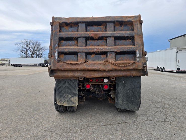 2003-mack-rd688s-image-13