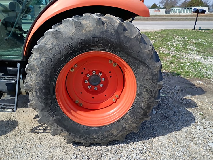 2019-kubota-m7060-image-61