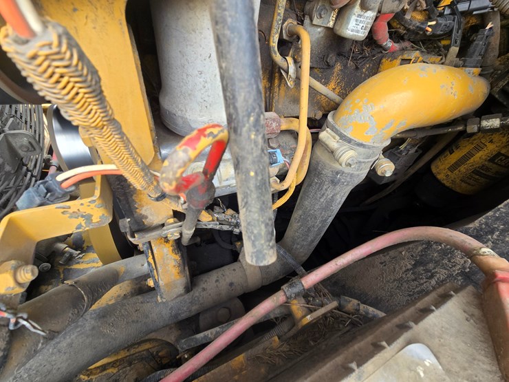 2005-caterpillar-953c-image-41