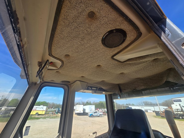 2004-deere-755c-image-42