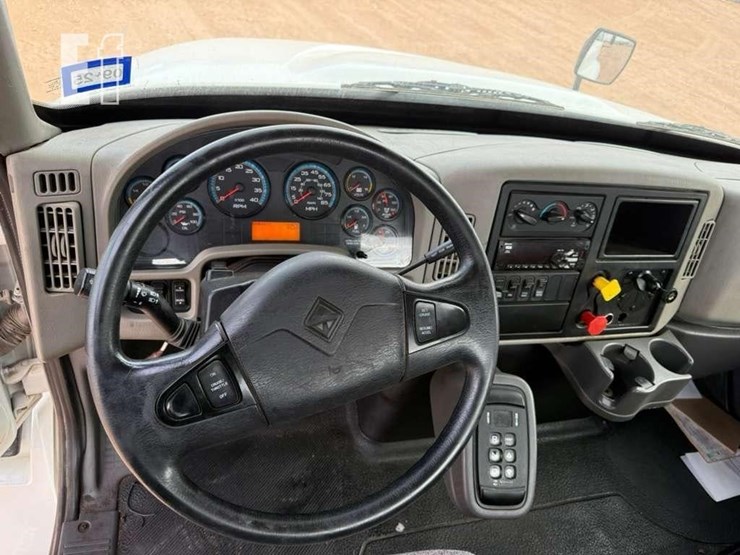 2018-international-durastar-4400-image-14