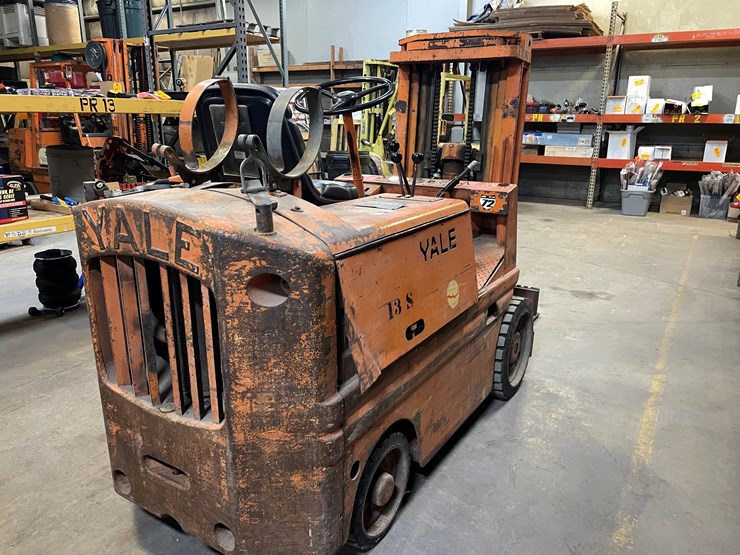 #1466-•-yale-5000-lb-lift-capacity-forklift-(pr4)-image-5
