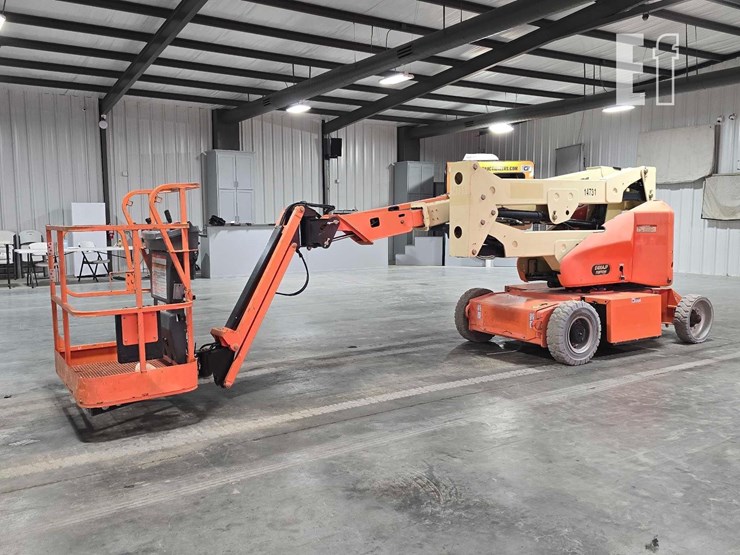 2015-jlg-e400ajpn-image-1