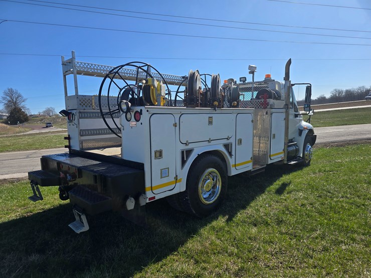 2008-international-durastar-4300-image-13