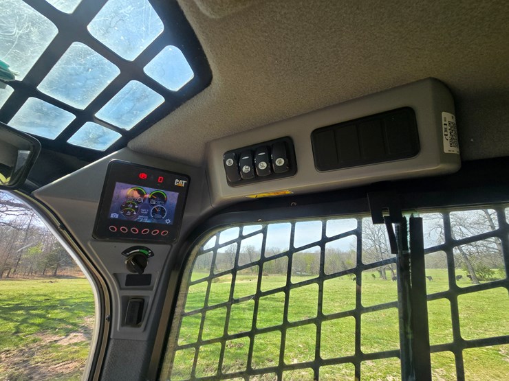 2018-caterpillar-299d2-image-39