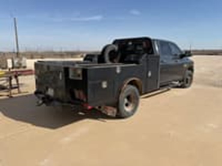 2015-ram-3500-tradesman-image-3